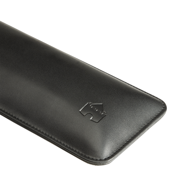 Bailey TKL Size Keyboard Leather Wrist Rest Black – Logo Close Up
